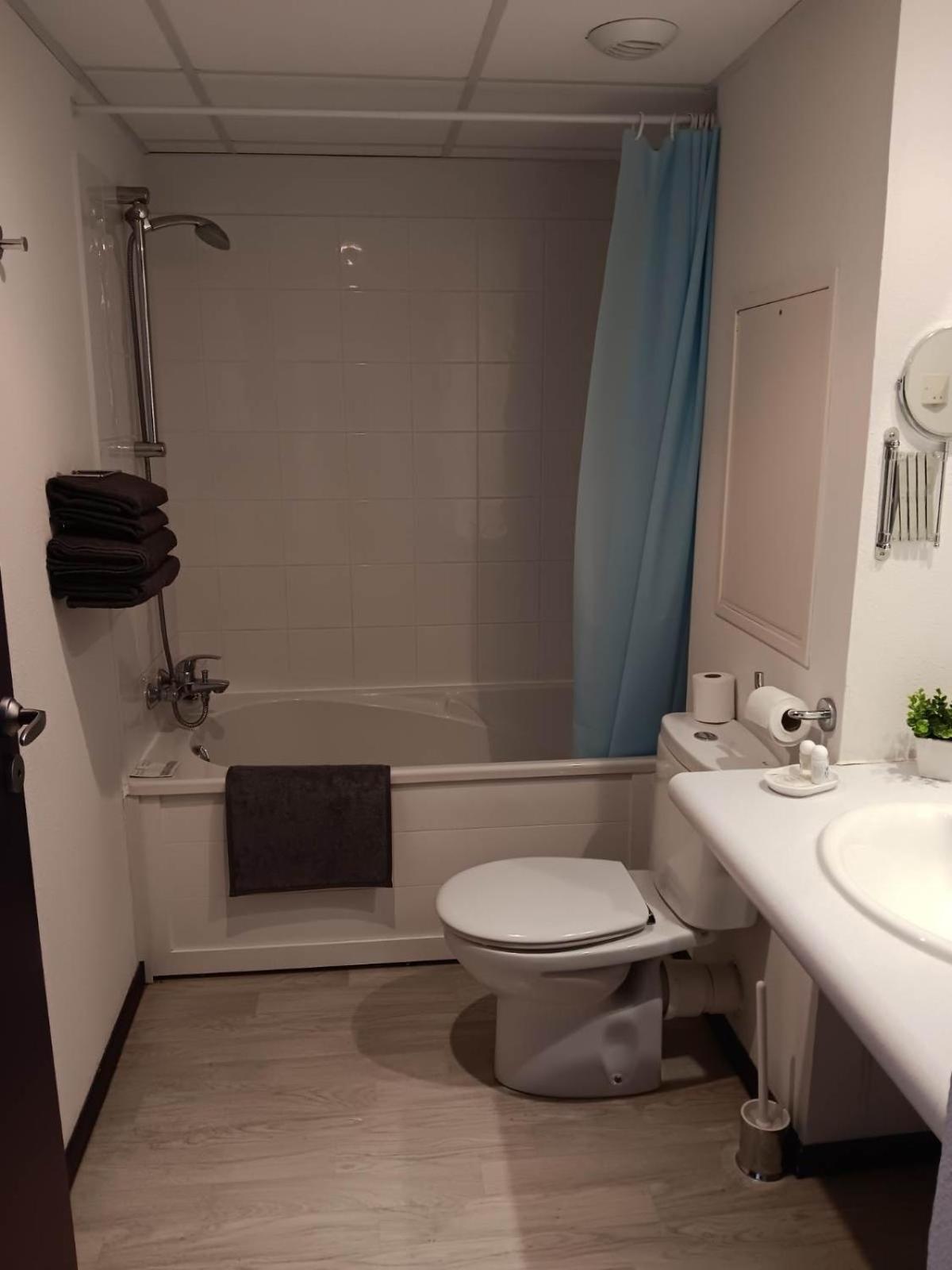 Studio 24M2 Au 4Eme Etage Ascenseur A Cote De La Gare Sncf Λούρδη Εξωτερικό φωτογραφία
